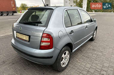 Хэтчбек Skoda Fabia 2002 в 