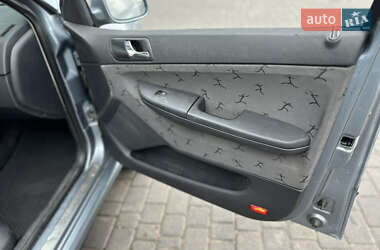 Хэтчбек Skoda Fabia 2002 в 