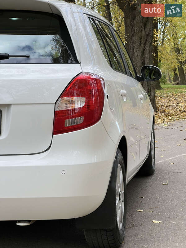 Хетчбек Skoda Fabia 2013 в Чернівцях