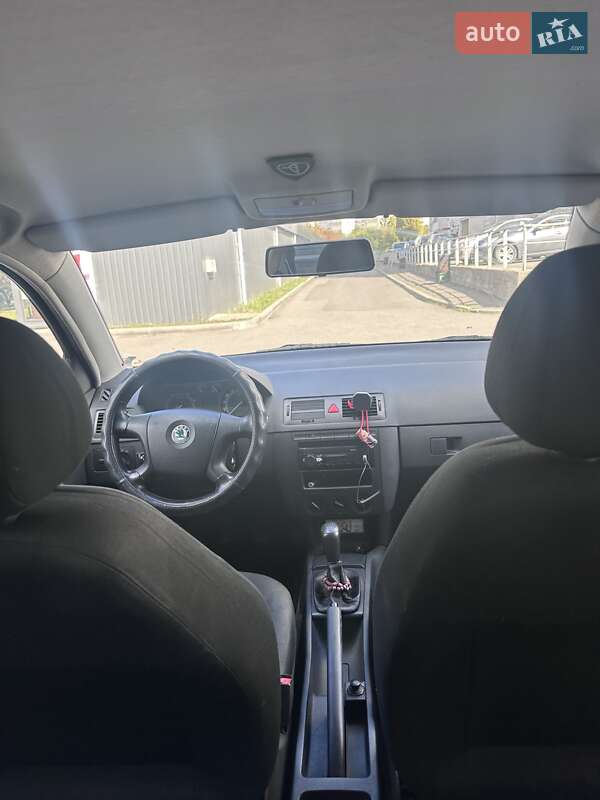 Хэтчбек Skoda Fabia 2006 в Киеве