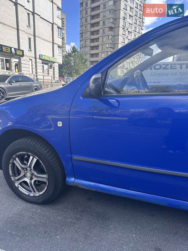 Хэтчбек Skoda Fabia 2006 в Киеве