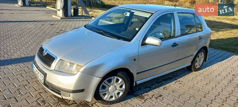 Хэтчбек Skoda Fabia 2001 в  фото Хэтчбек Skoda Fabia 2001 в