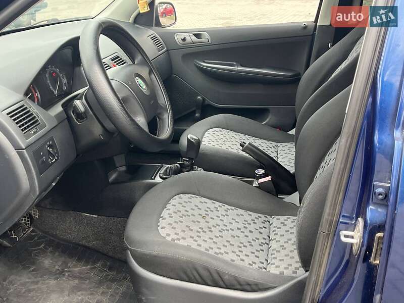 Хэтчбек Skoda Fabia 2007 в Днепре