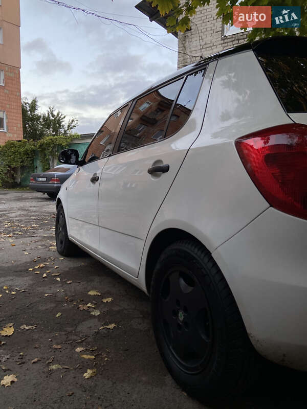 Хэтчбек Skoda Fabia 2011 в Ровно фото 16 Хэтчбек Skoda Fabia 2011 в Ровно