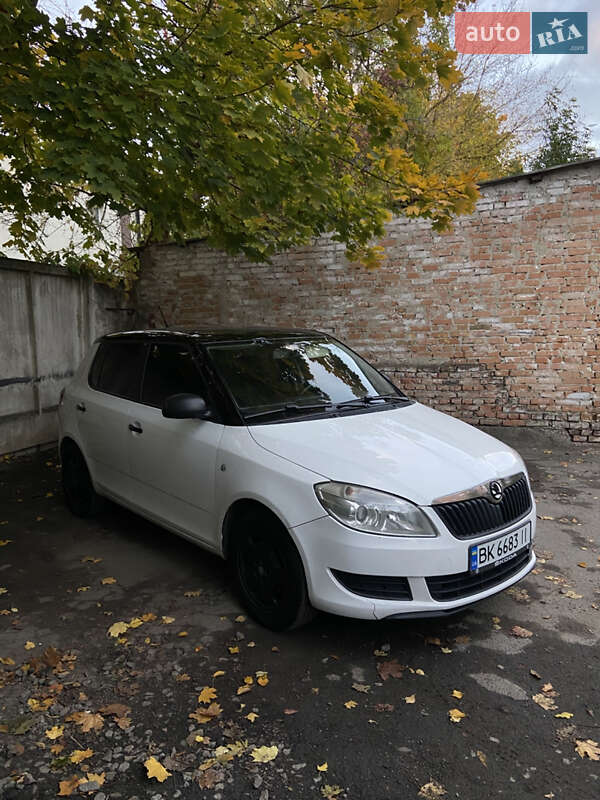 Хэтчбек Skoda Fabia 2011 в Ровно фото 10 Хэтчбек Skoda Fabia 2011 в Ровно
