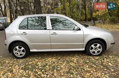 Хэтчбек Skoda Fabia 2002 в Киеве