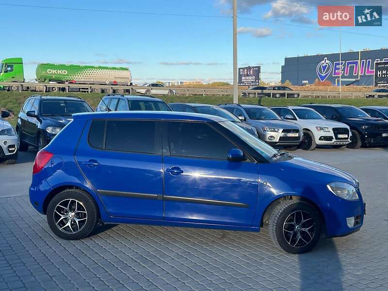 Хэтчбек Skoda Fabia 2009 в Львове