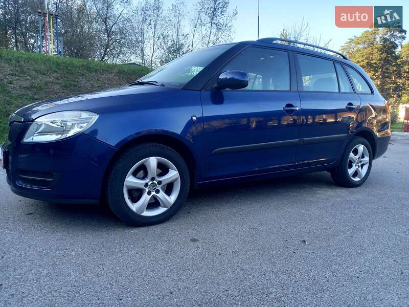 Універсал Skoda Fabia 2009 в Львові