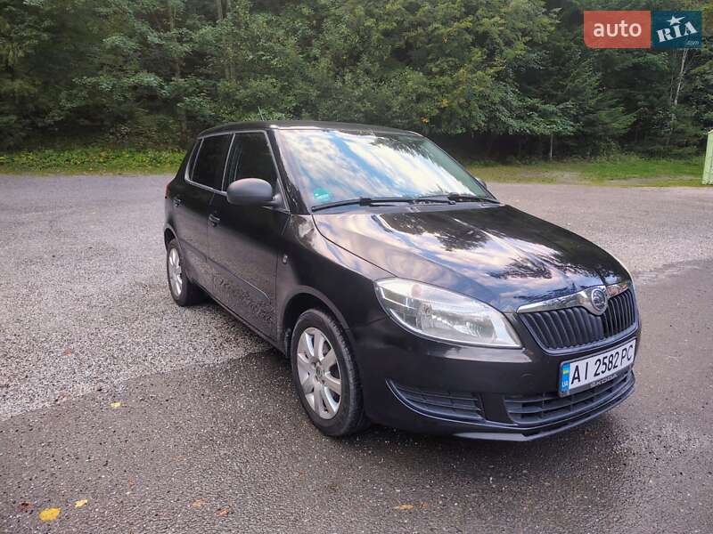 Хетчбек Skoda Fabia 2012 в Ужгороді