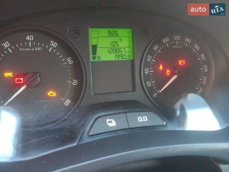 Хетчбек Skoda Fabia 2012 в Ужгороді