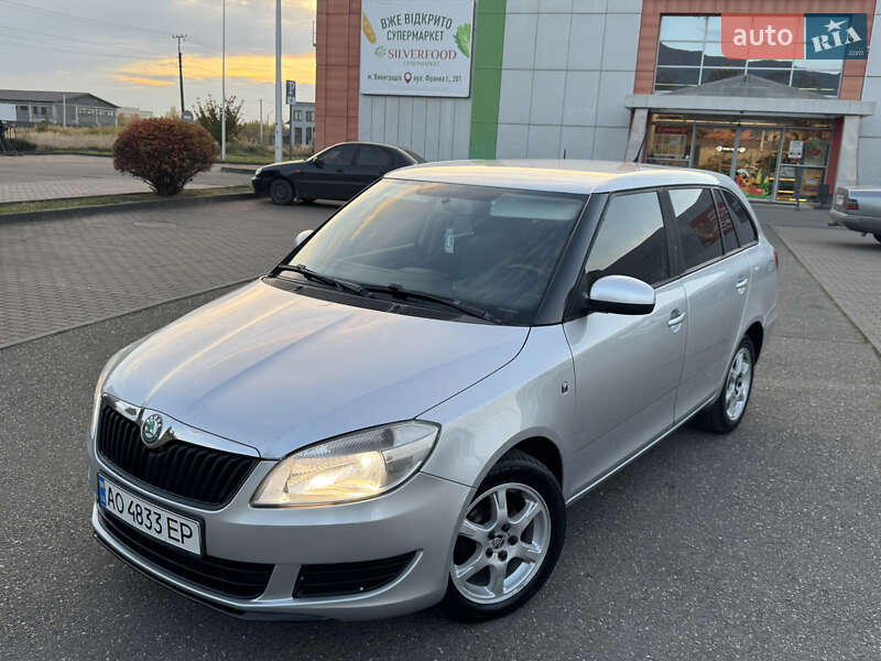 Універсал Skoda Fabia 2011 в  фото Універсал Skoda Fabia 2011 в