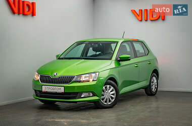 Хэтчбек Skoda Fabia 2017 в Киеве