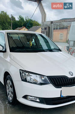 Хэтчбек Skoda Fabia 2017 в Ужгороде
