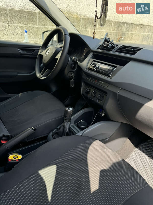 Хетчбек Skoda Fabia 2017 в Ужгороді фото 15 Хетчбек Skoda Fabia 2017 в Ужгороді