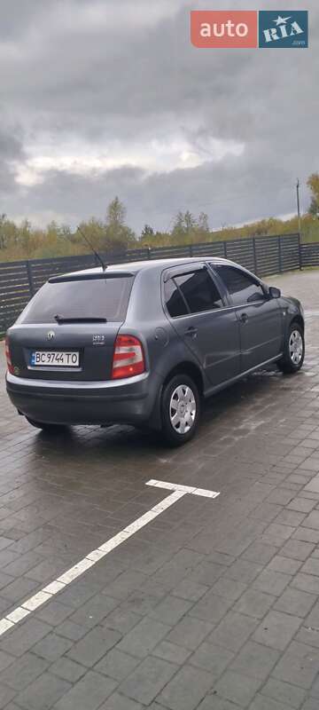 Хэтчбек Skoda Fabia 2005 в Каменке-Бугской