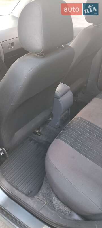 Хэтчбек Skoda Fabia 2005 в Каменке-Бугской