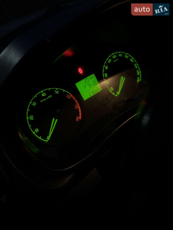 Хетчбек Skoda Fabia 2008 в Перегінське