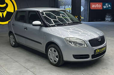 Хэтчбек Skoda Fabia 2009 в Черновцах Хэтчбек Skoda Fabia 2009 в Черновцах