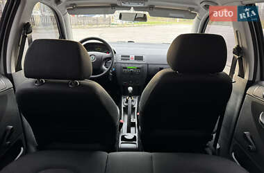 Хэтчбек Skoda Fabia 2006 в 