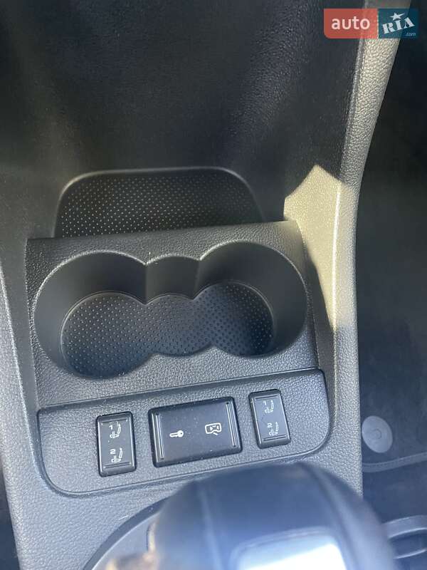 Хэтчбек Skoda Fabia 2011 в Золочеве