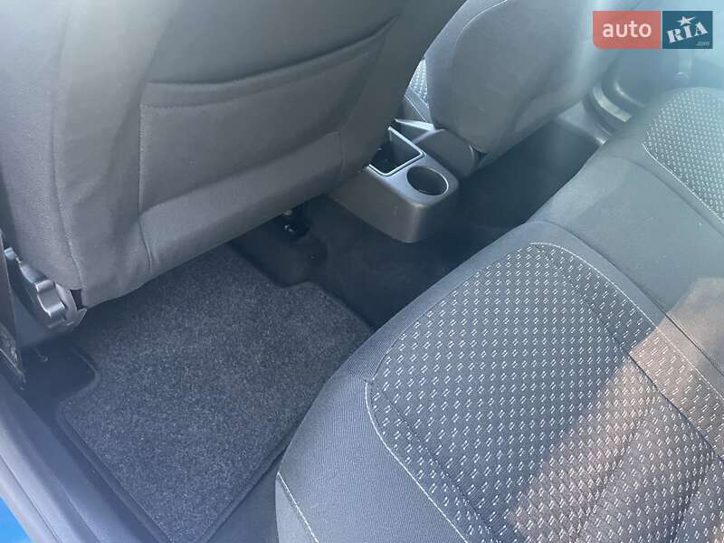 Хэтчбек Skoda Fabia 2011 в Золочеве