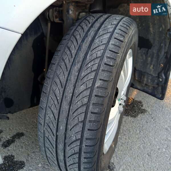 Хэтчбек Skoda Fabia 2006 в Виннице