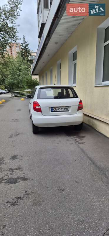 Хетчбек Skoda Fabia 2011 в Києві фото 3 Хетчбек Skoda Fabia 2011 в Києві