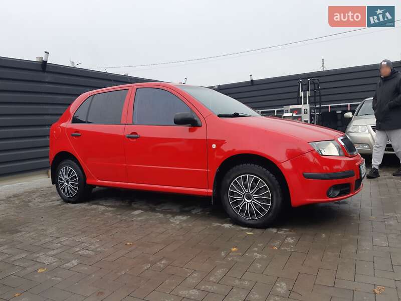 Хэтчбек Skoda Fabia 2006 в Чернигове