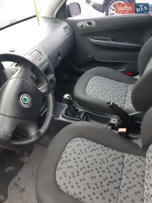 Хэтчбек Skoda Fabia 2006 в Чернигове