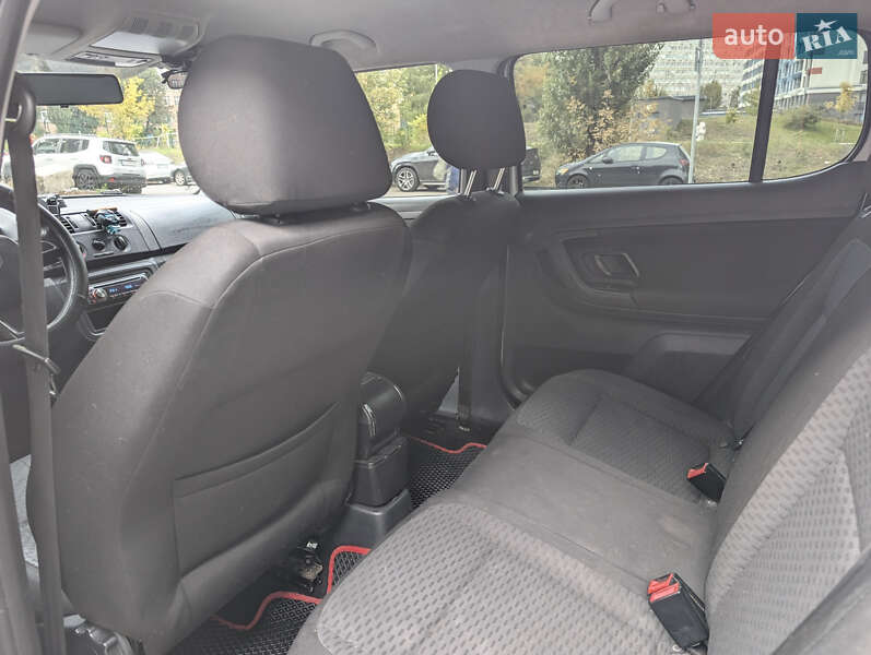 Хэтчбек Skoda Fabia 2014 в Киеве