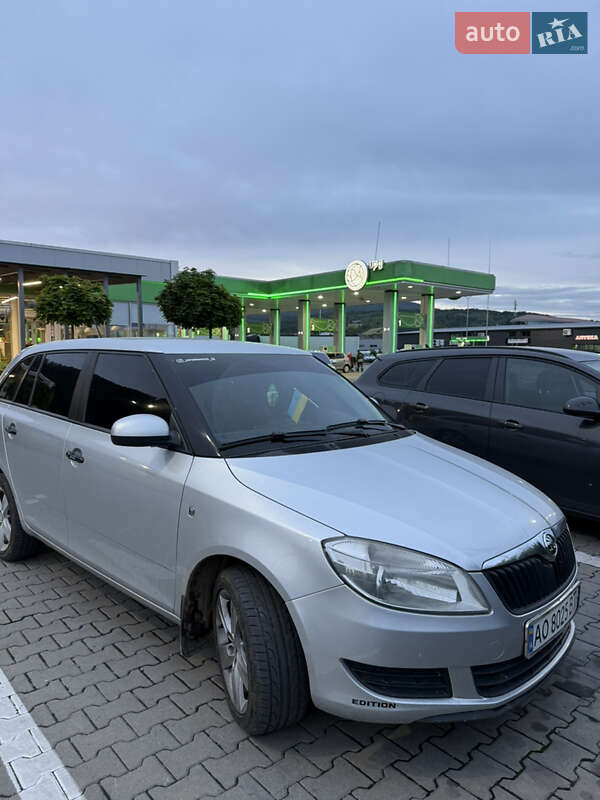 Универсал Skoda Fabia 2011 в Обаве