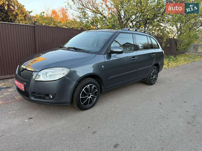 Skoda Fabia 2010 Skoda Fabia 2010