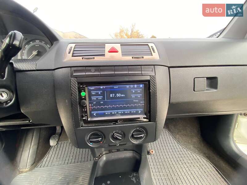 Хетчбек Skoda Fabia 2005 в П'ятихатках фото 8 Хетчбек Skoda Fabia 2005 в П'ятихатках