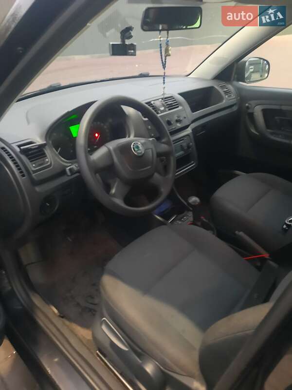 Хэтчбек Skoda Fabia 2012 в Сарнах