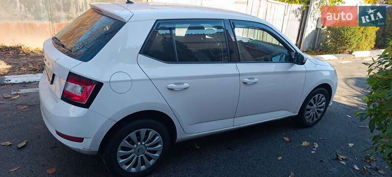 Хэтчбек Skoda Fabia 2020 в Киеве