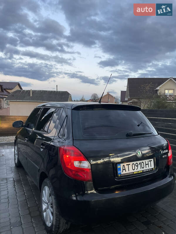 Хэтчбек Skoda Fabia 2010 в Ивано-Франковске