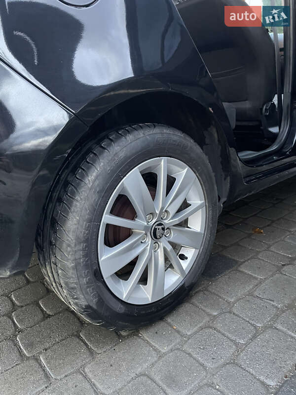 Хэтчбек Skoda Fabia 2010 в Ивано-Франковске