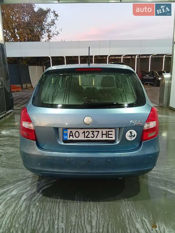 Универсал Skoda Fabia 2010 в Ужгороде