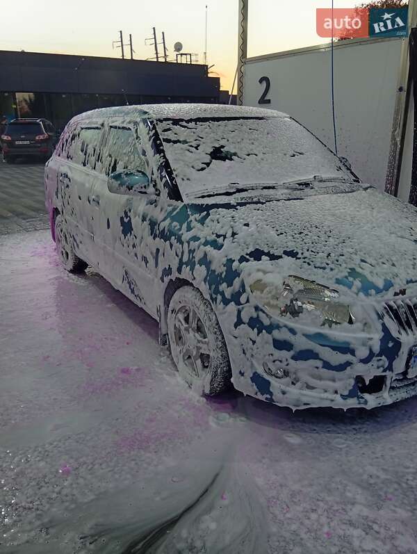 Универсал Skoda Fabia 2010 в Ужгороде
