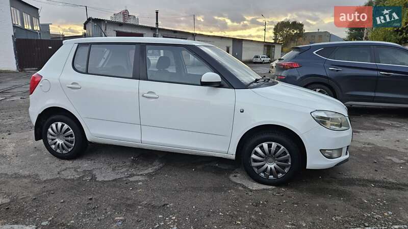 Хэтчбек Skoda Fabia 2013 в Киеве фото 4 Хэтчбек Skoda Fabia 2013 в Киеве