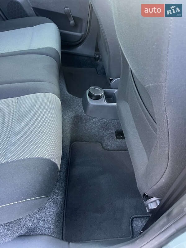 Хэтчбек Skoda Fabia 2010 в Ахтырке фото 47 Хэтчбек Skoda Fabia 2010 в Ахтырке