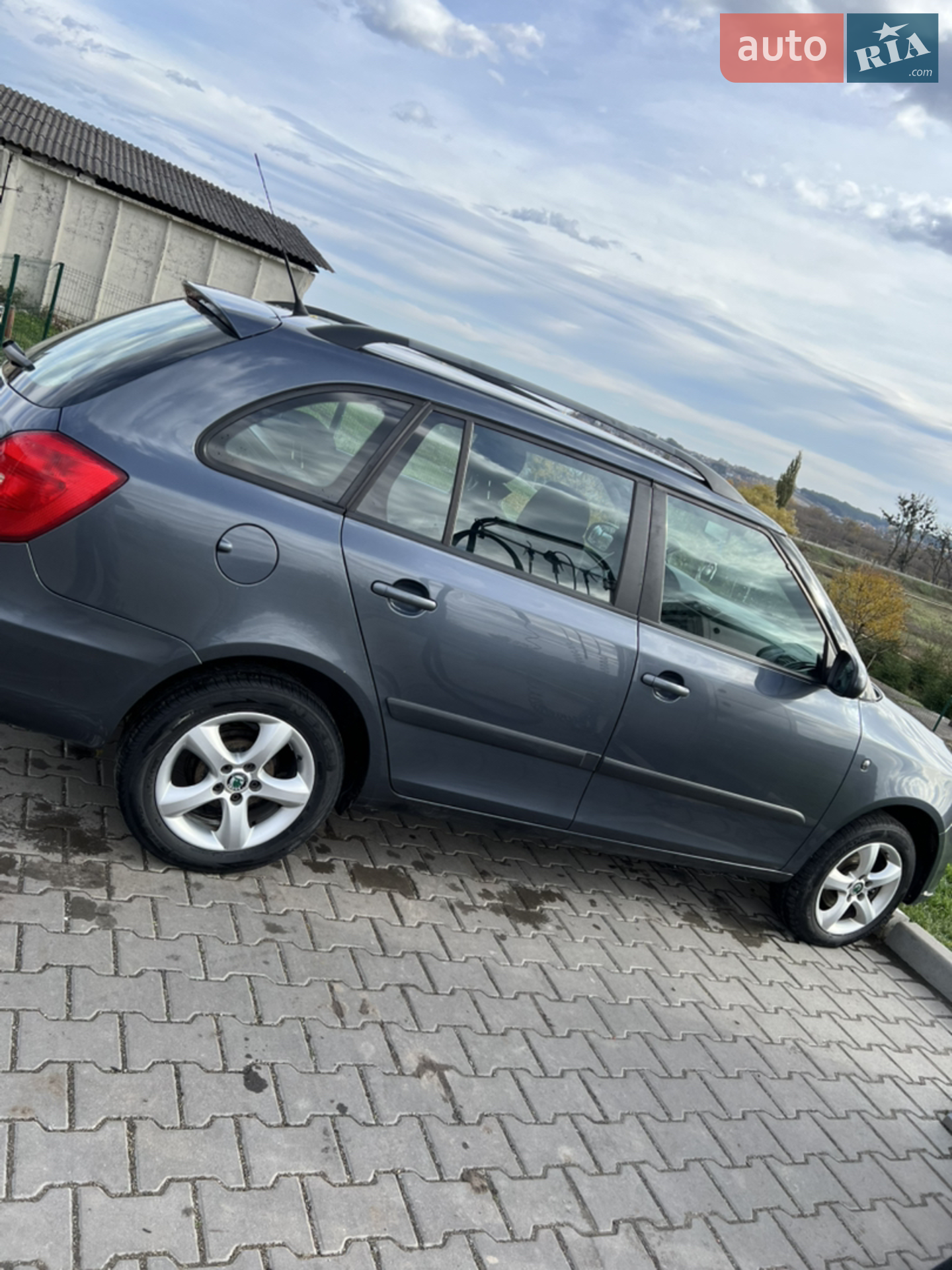 2010 Skoda Fabia - мініатюра 2