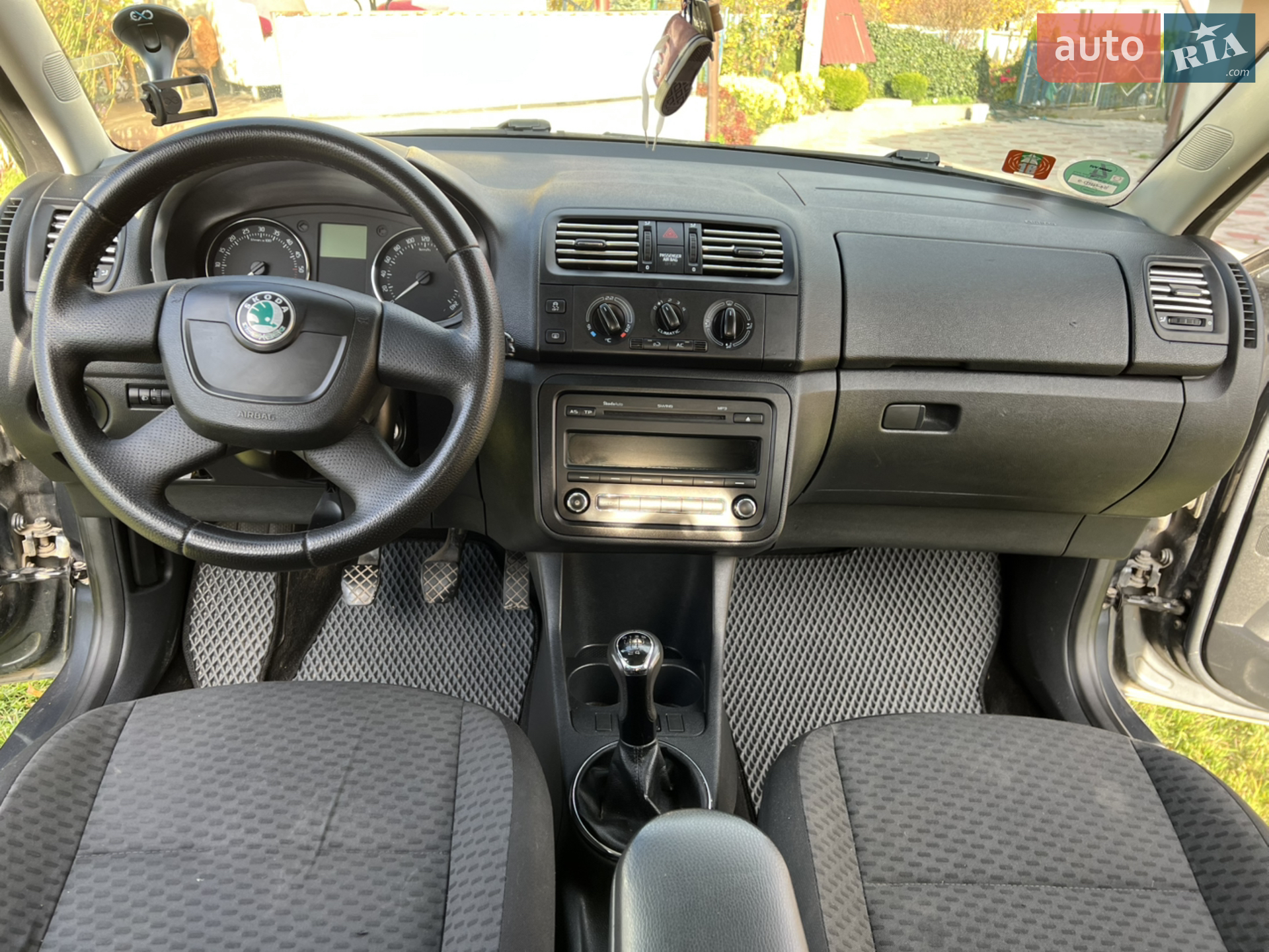 2010 Skoda Fabia - мініатюра 12