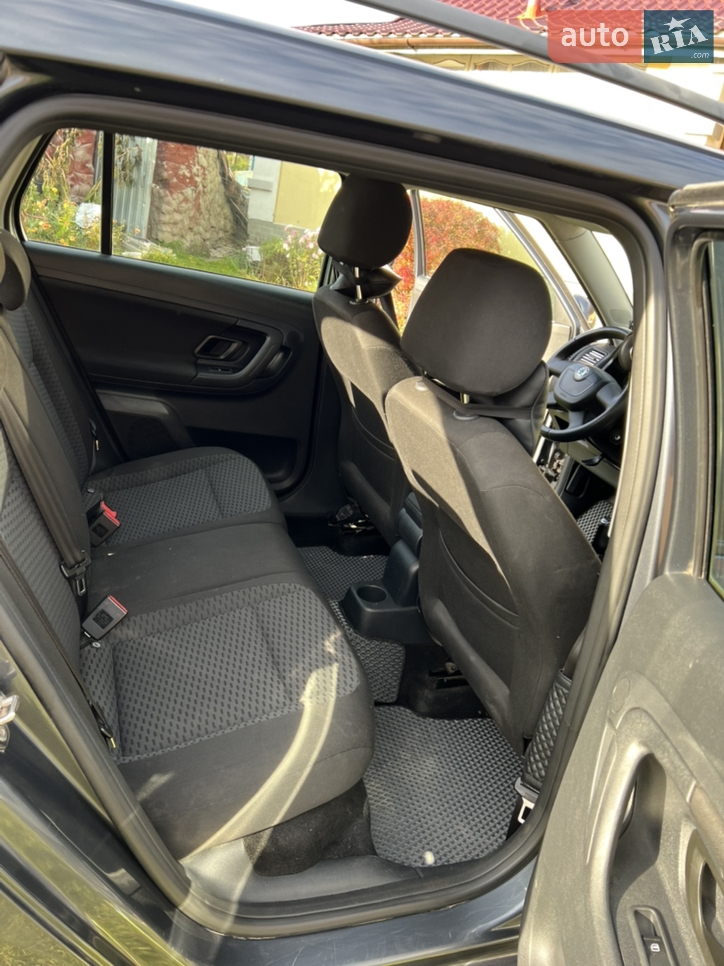 2010 Skoda Fabia - мініатюра 15