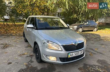 Хетчбек Skoda Fabia 2011 в Києві