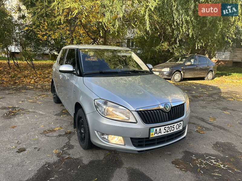 Хэтчбек Skoda Fabia 2011 в Киеве фото Хэтчбек Skoda Fabia 2011 в Киеве