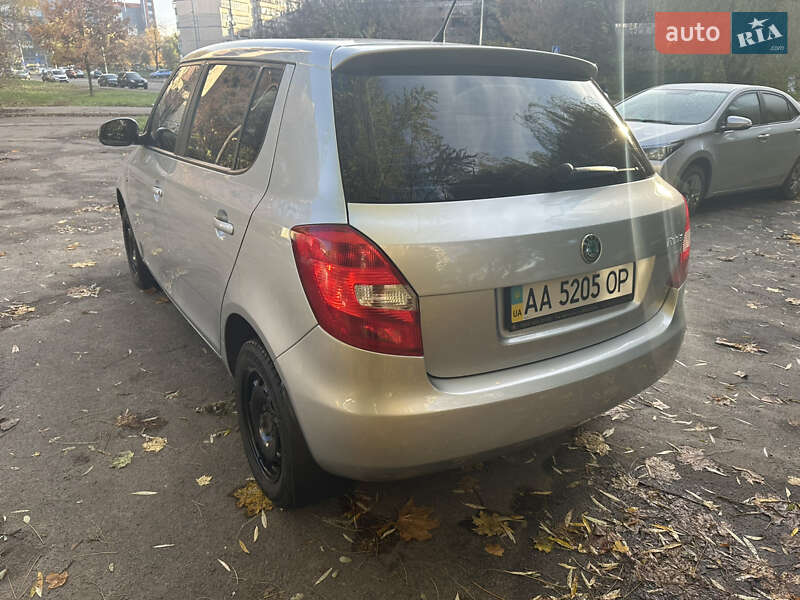 Хэтчбек Skoda Fabia 2011 в Киеве фото 13 Хэтчбек Skoda Fabia 2011 в Киеве