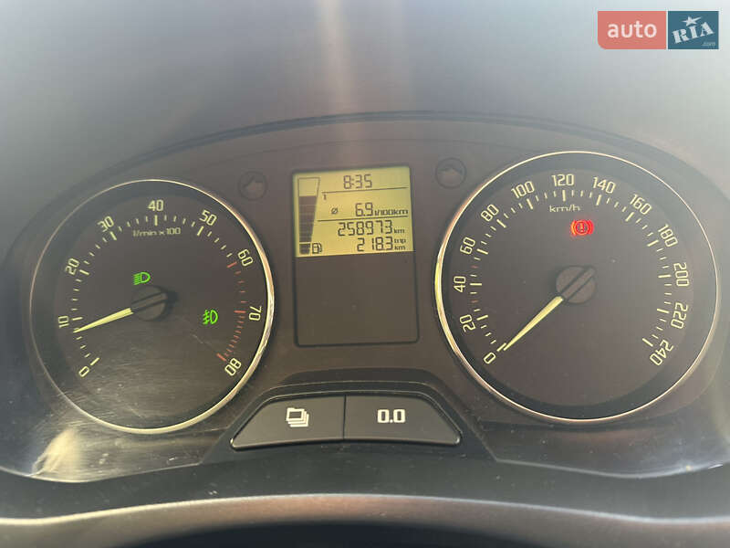 Хэтчбек Skoda Fabia 2011 в Киеве фото 32 Хэтчбек Skoda Fabia 2011 в Киеве