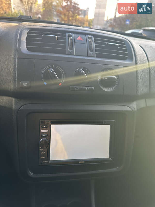 Хэтчбек Skoda Fabia 2011 в Киеве фото 38 Хэтчбек Skoda Fabia 2011 в Киеве
