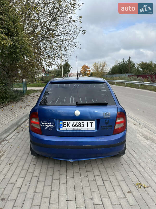 Хэтчбек Skoda Fabia 2003 в Костополе